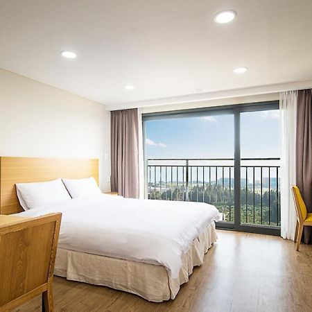 W Ocean Pension Seogwipo Bagian luar foto