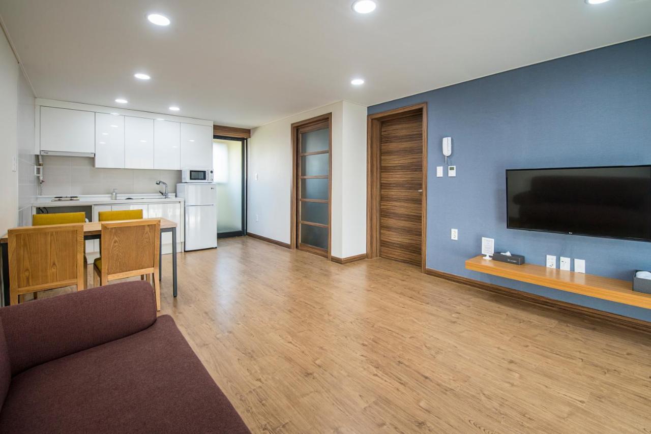 W Ocean Pension Seogwipo Bagian luar foto