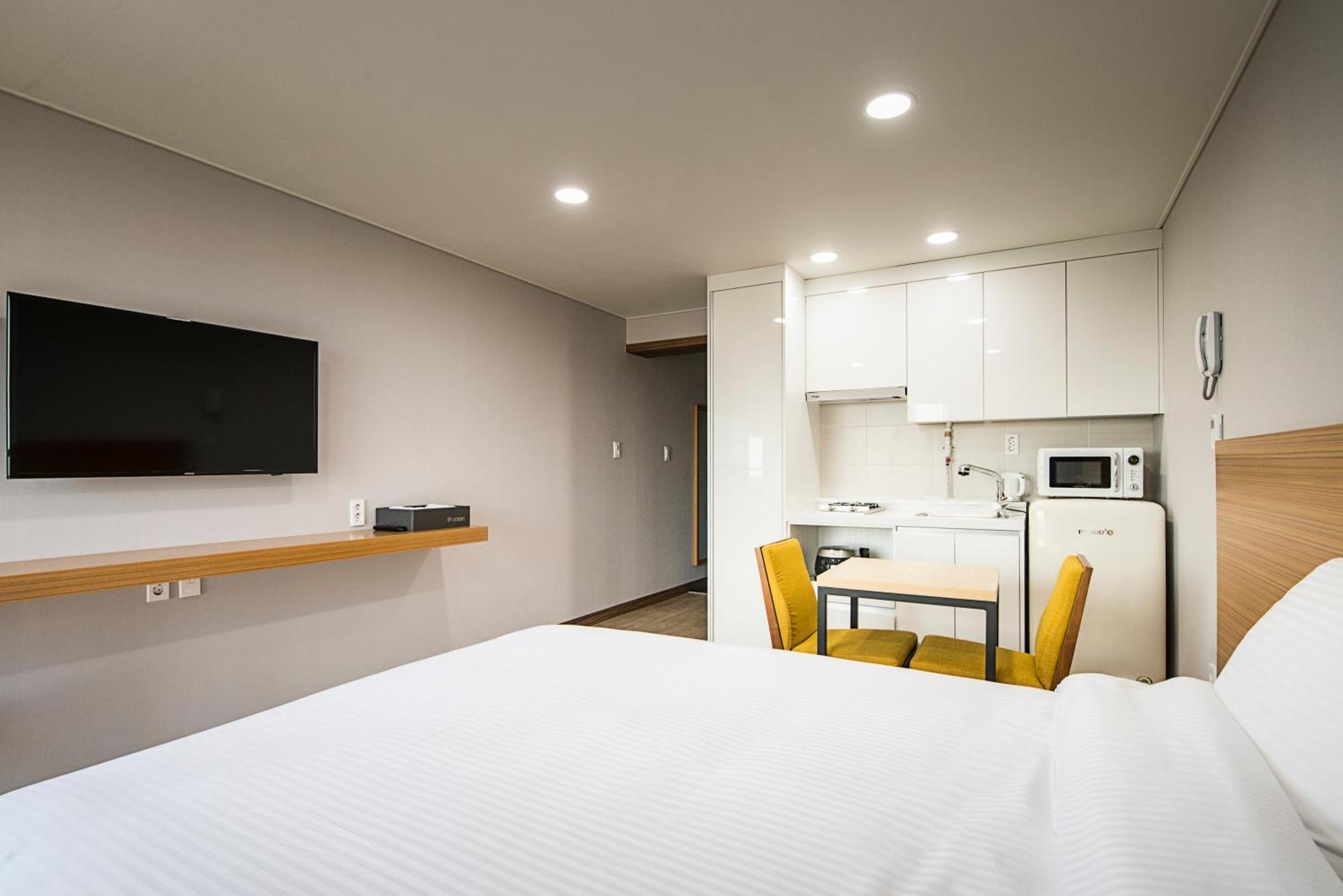 W Ocean Pension Seogwipo Bagian luar foto