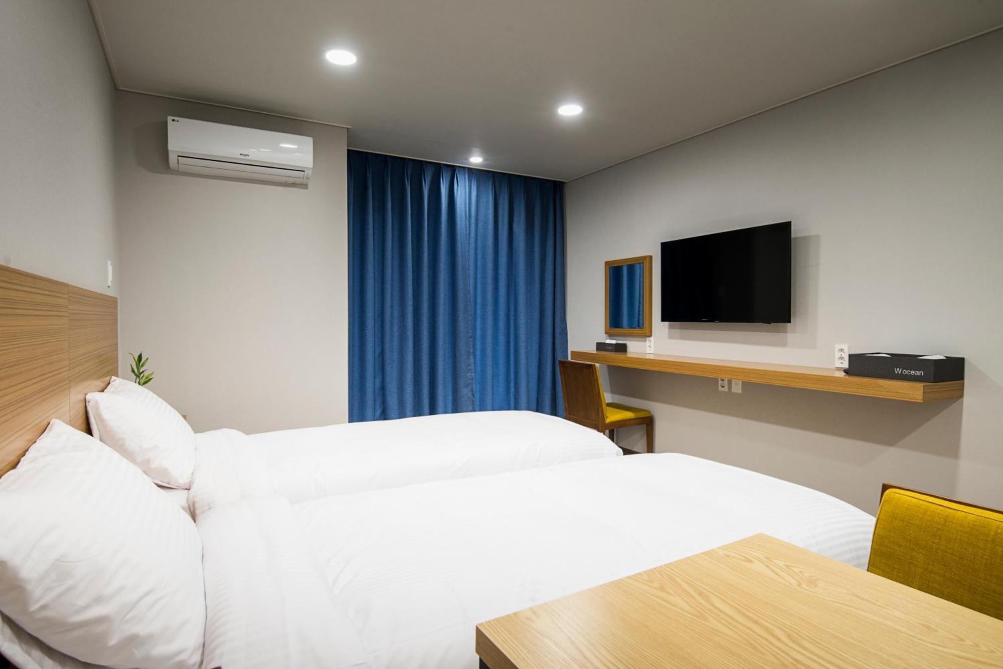 W Ocean Pension Seogwipo Bagian luar foto