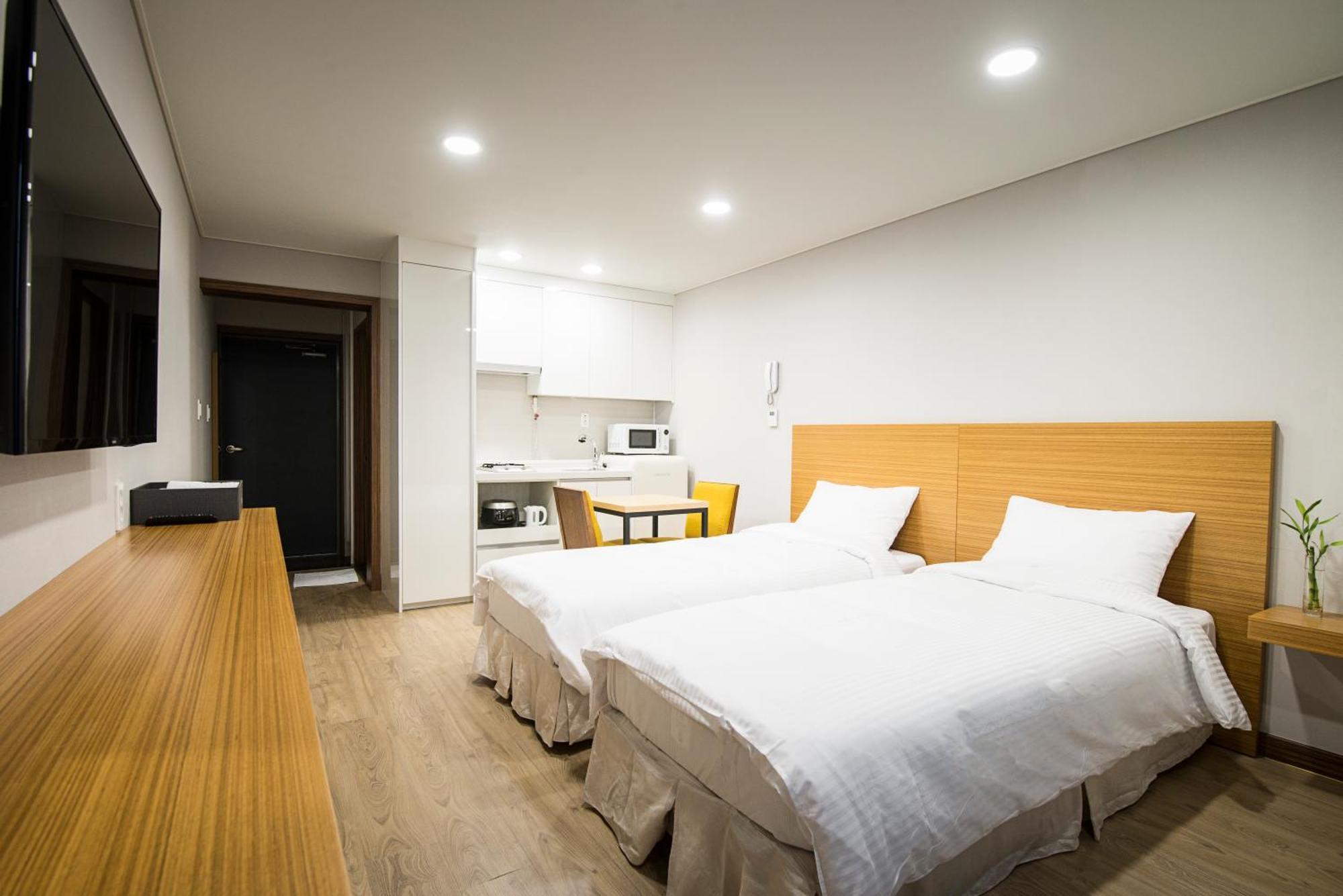 W Ocean Pension Seogwipo Bagian luar foto