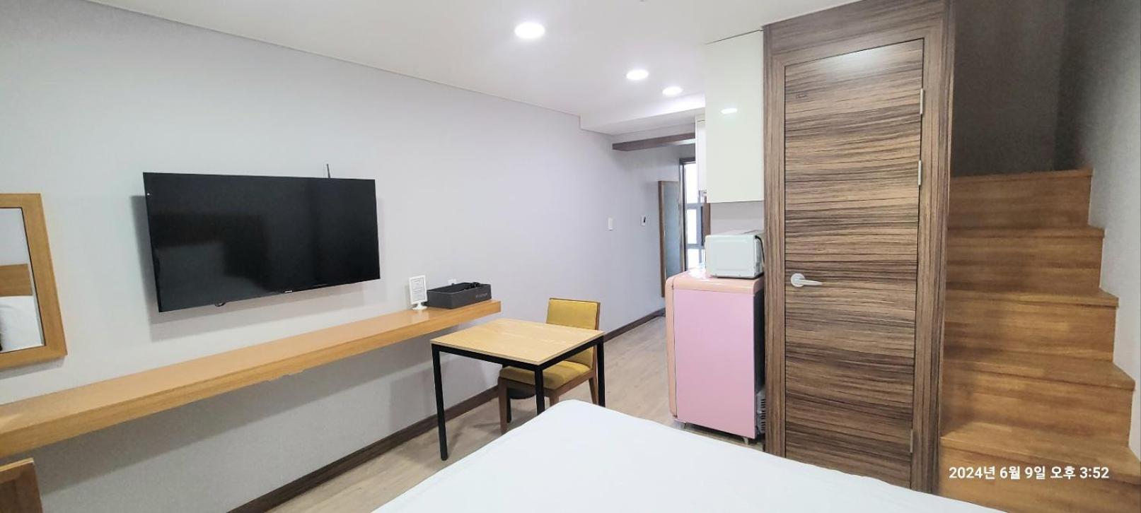 W Ocean Pension Seogwipo Bagian luar foto