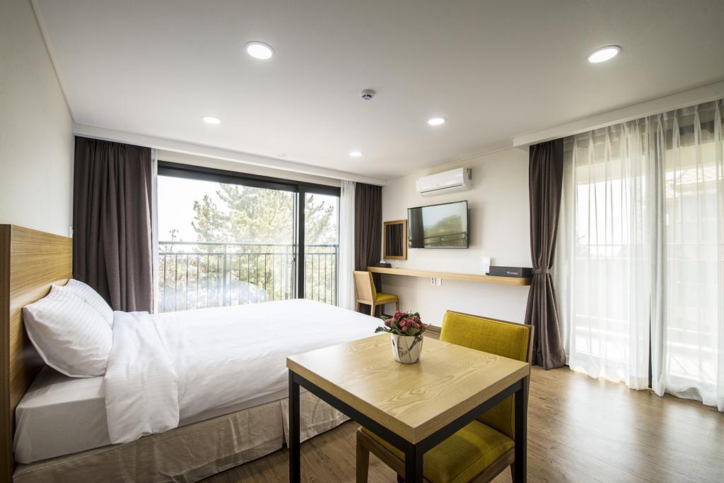 W Ocean Pension Seogwipo Bagian luar foto