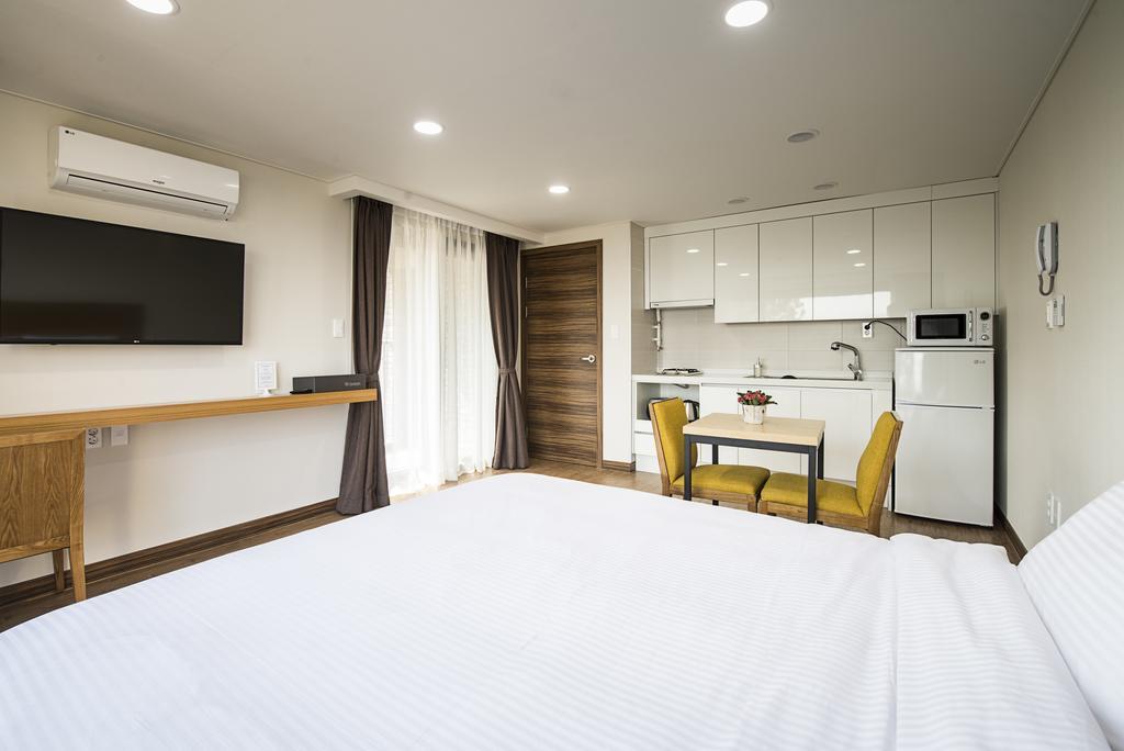 W Ocean Pension Seogwipo Bagian luar foto