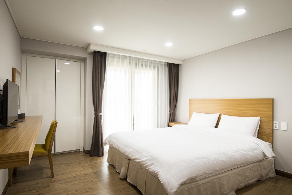 W Ocean Pension Seogwipo Bagian luar foto