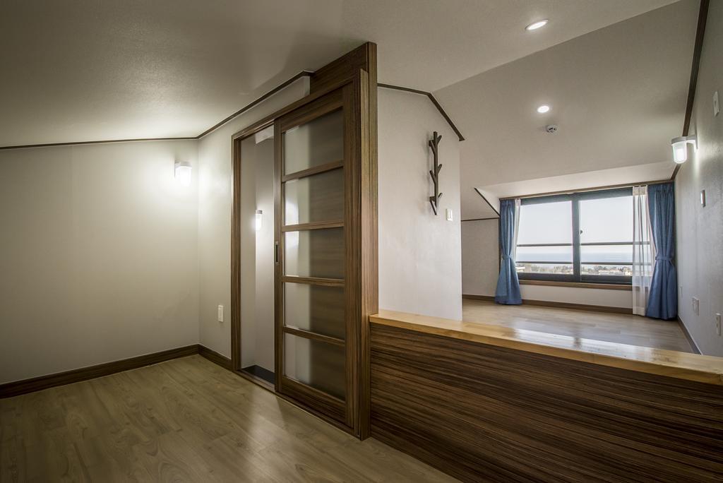 W Ocean Pension Seogwipo Bagian luar foto