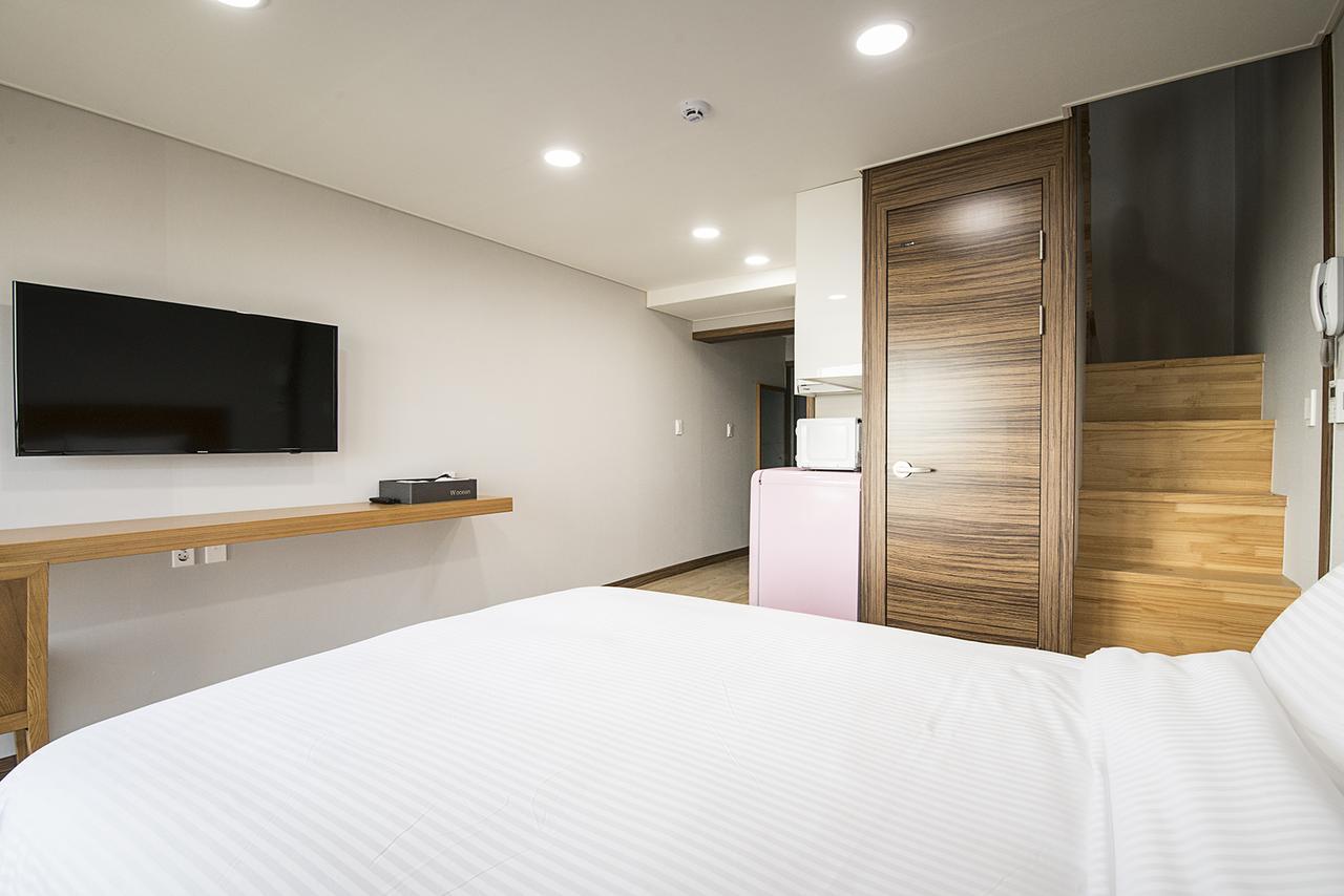 W Ocean Pension Seogwipo Bagian luar foto